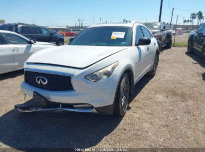 2017 INFINITI QX70 White  Gasoline JN8CS1MU4HM143052 photo #3