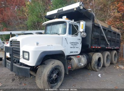 2000 MACK 600 RD600 White  Diesel 1M2P267C8YM052939 photo #3