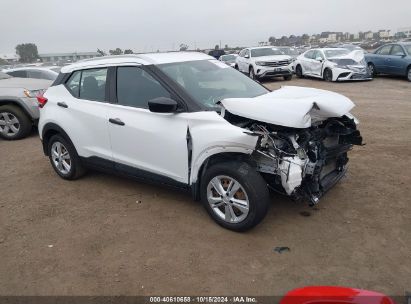 2019 NISSAN KICKS S White  Gasoline 3N1CP5CU1KL535643 photo #1