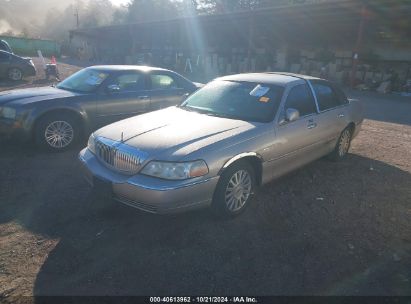 2003 LINCOLN TOWN CAR SIGNATURE/SIGNATURE PREMIUM Silver  Gasoline 1LNHM82W63Y661525 photo #3