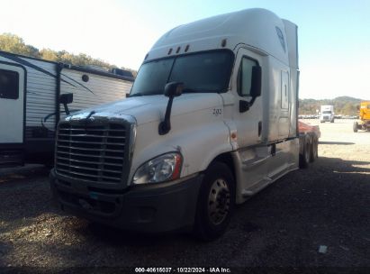 2016 FREIGHTLINER CASCADIA 125 White  Diesel 3AKJGLD52GSGW2422 photo #3