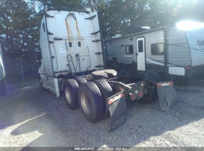 2016 FREIGHTLINER CASCADIA 125 White  Diesel 3AKJGLD52GSGW2422 photo #4