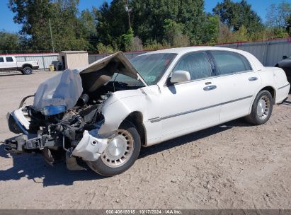 2001 LINCOLN TOWN CAR EXECUTIVE White  Gasoline 1LNHM81W51Y734723 photo #3