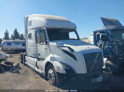 2020 VOLVO VNL White  Diesel 4V4NC9EJ8LN249080 photo #1