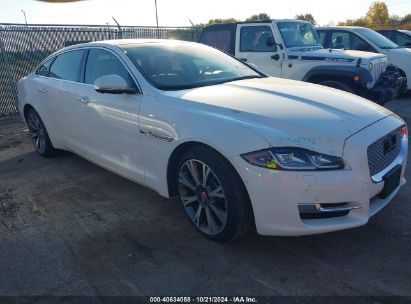 2018 JAGUAR XJ White  Gasoline SAJXJ2GD2J8W14746 photo #1