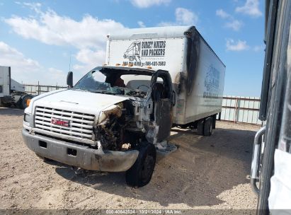 2005 GMC C5500 White  Gasoline 1GDG5C1E95F902335 photo #3