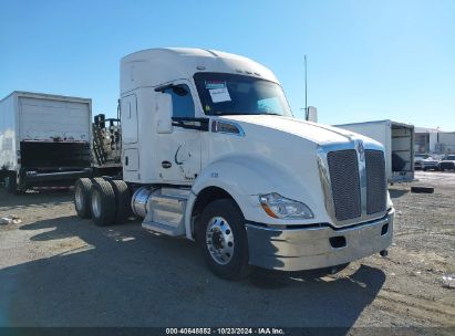 2016 KENWORTH CONSTRUCTION T680 White  Diesel 1XKYD48X2GJ111559 photo #1