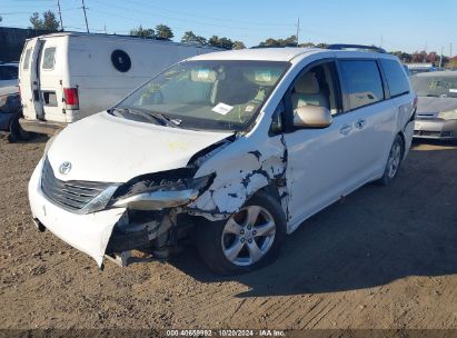 2011 TOYOTA SIENNA LE V6 White  Gasoline 5TDKK3DC7BS023610 photo #3