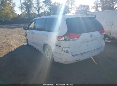 2011 TOYOTA SIENNA LE V6 White  Gasoline 5TDKK3DC7BS023610 photo #4