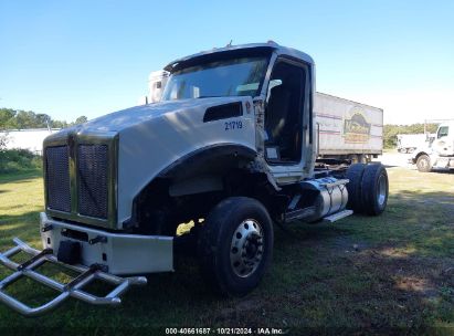 2017 KENWORTH T880 White  Diesel 1XKZDP9XXHJ176150 photo #3