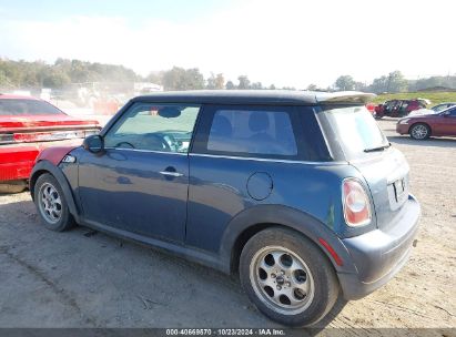 2011 MINI COOPER Red  Gasoline WMWSU3C52BT092572 photo #4