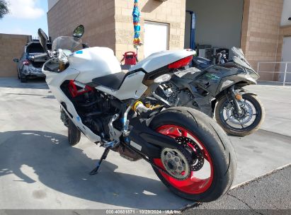 2018 DUCATI SUPERSPORT White  Gasoline ZDMVABDS4JB003441 photo #4