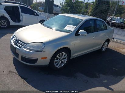 2010 VOLKSWAGEN JETTA LIMITED EDITION Silver  Gasoline 3VWRZ7AJ6AM165091 photo #3