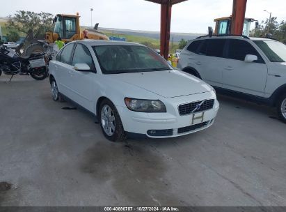 2005 VOLVO S40 T5 White  Gasoline YV1MS682752054602 photo #1