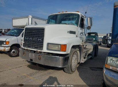 1999 MACK 600 CH600 White  Diesel 1M1AA13Y6XW118442 photo #3