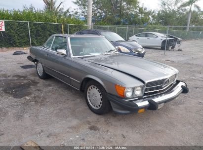 1988 MERCEDES-BENZ 560 SL Silver  Gasoline WDBBA48D5JA083746 photo #1