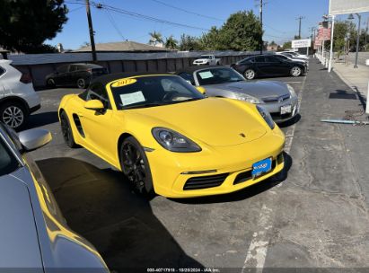 2017 PORSCHE 718 BOXSTER Yellow  Gasoline WP0CA2A82HS221688 photo #1