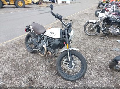 2017 DUCATI SCRAMBLER 800 White  Gasoline ML015ANM6HT012199 photo #1