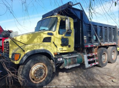 2003 MACK 700 CV700 Yellow  Diesel 1M2AG11C43M007217 photo #3