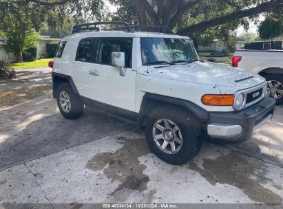 2014 TOYOTA FJ CRUISER White  Gasoline JTEZU4BF1EK013626 photo #1