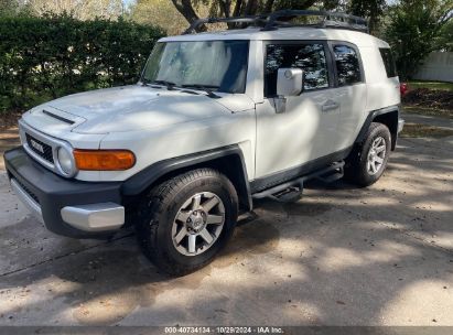 2014 TOYOTA FJ CRUISER White  Gasoline JTEZU4BF1EK013626 photo #3