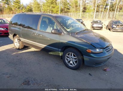 2000 CHRYSLER GRAND VOYAGER SE Green  Gasoline 1C4GJ44R3YB748141 photo #1