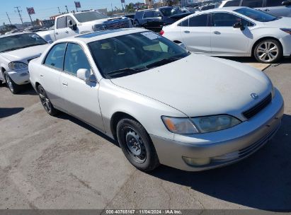 1998 LEXUS ES 300 White  Gasoline JT8BF28G4W5022713 photo #1