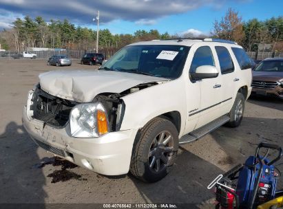 2010 GMC YUKON DENALI White  Flexible Fuel 1GKUKEEF0AR287587 photo #3