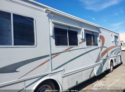 2000 FREIGHTLINER CHASSIS X LINE MOTOR HOME White  Diesel 4UZ6XFBA0YCG74835 photo #3