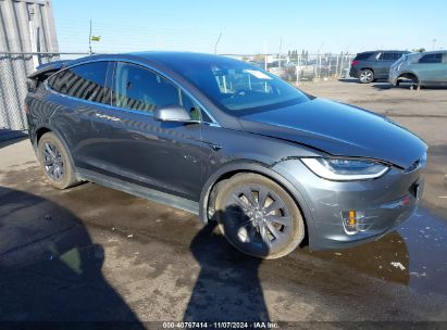 2018 TESLA MODEL X 100D/75D/P100D Gray  Electric 5YJXCAE27JF138143 photo #1