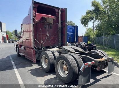 2015 FREIGHTLINER CASCADIA 125 Burgundy  Diesel 3AKJGLD56FSGN1213 photo #4