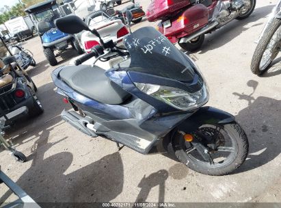 2017 HONDA PCX 150 Dark Blue  Gasoline RLHKF180XHY200396 photo #1