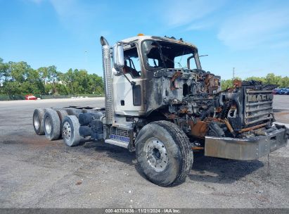 2020 MACK GRANITE White  Diesel 1M2GR2GC2LM012871 photo #1