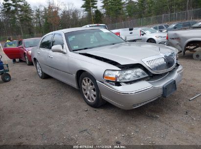 2010 LINCOLN TOWN CAR SIGNATURE LIMITED Silver  Flexible Fuel 2LNBL8CV1AX631277 photo #1