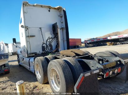 2019 KENWORTH T680 White  Diesel 1XKYD49X6KJ245627 photo #4