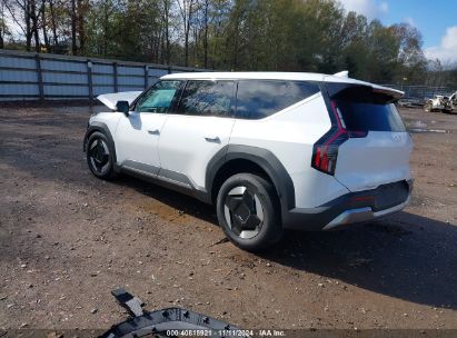 2024 KIA EV9 LIGHT LONG RANGE White  Electric KNDAB5S15R6026038 photo #4