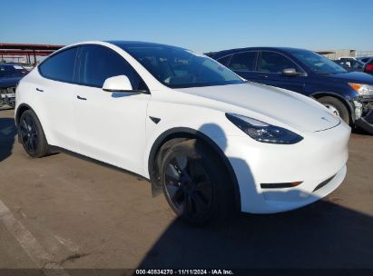 2024 TESLA MODEL Y LONG RANGE DUAL MOTOR ALL-WHEEL DRIVE/RWD White  Electric 7SAYGDED1RF098104 photo #1