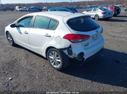 2017 KIA FORTE LX White  Gasoline KNAFK5A89H5669269 photo #4