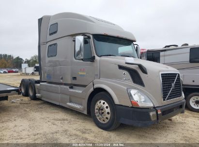 2013 VOLVO VN VNL Champagne  Diesel 4V4NC9EG0DN139405 photo #1