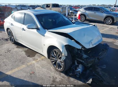 2017 INFINITI Q70 3.7 White  gas JN1BY1AP3HM741611 photo #1