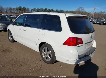 2009 VOLKSWAGEN ROUTAN SEL White  Gasoline 2V8HW54X69R503352 photo #4