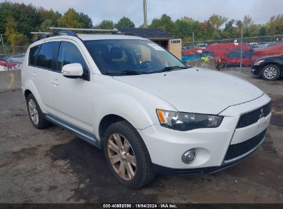 2013 MITSUBISHI OUTLANDER SE White  Gasoline JA4JT3AW2DU006021 photo #1