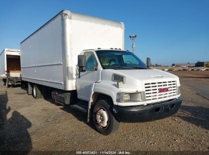 2005 GMC C5500 White  Gasoline 1GDG5C1E85F904190 photo #1