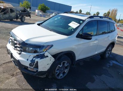 2022 HONDA PASSPORT AWD TRAILSPORT White  Gasoline 5FNYF8H62NB001703 photo #3