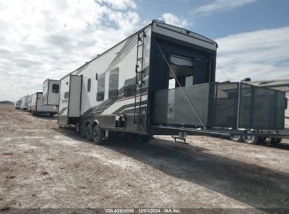 2022 GRAND DESIGN MOMENTUM TRAVEL TRAILER White  Other 573FM4538N1121250 photo #4