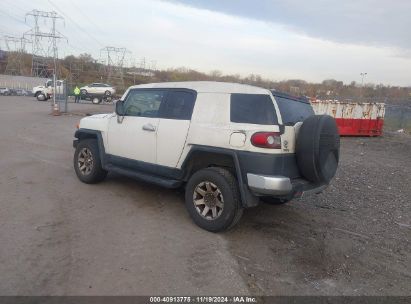 2014 TOYOTA FJ CRUISER White  Gasoline JTEBU4BF0EK180626 photo #4