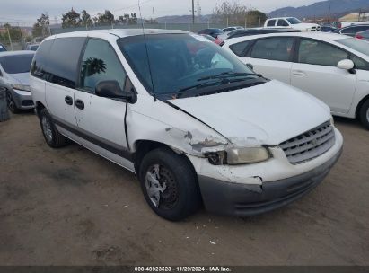 1996 PLYMOUTH VOYAGER SE White  Gasoline 2P4GP4536TR618689 photo #1