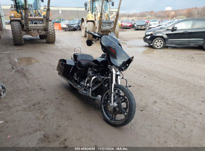 2018 HARLEY-DAVIDSON FLHX STREET GLIDE Black  Gasoline 1HD1KBC13JB650279 photo #1