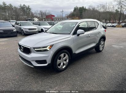 2020 VOLVO XC40 T5 MOMENTUM White  gas YV4162UK5L2202932 photo #3