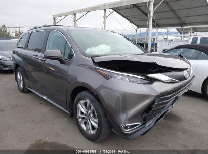 2024 TOYOTA SIENNA XLE Gray  Hybrid 5TDJRKEC1RS214644 photo #1